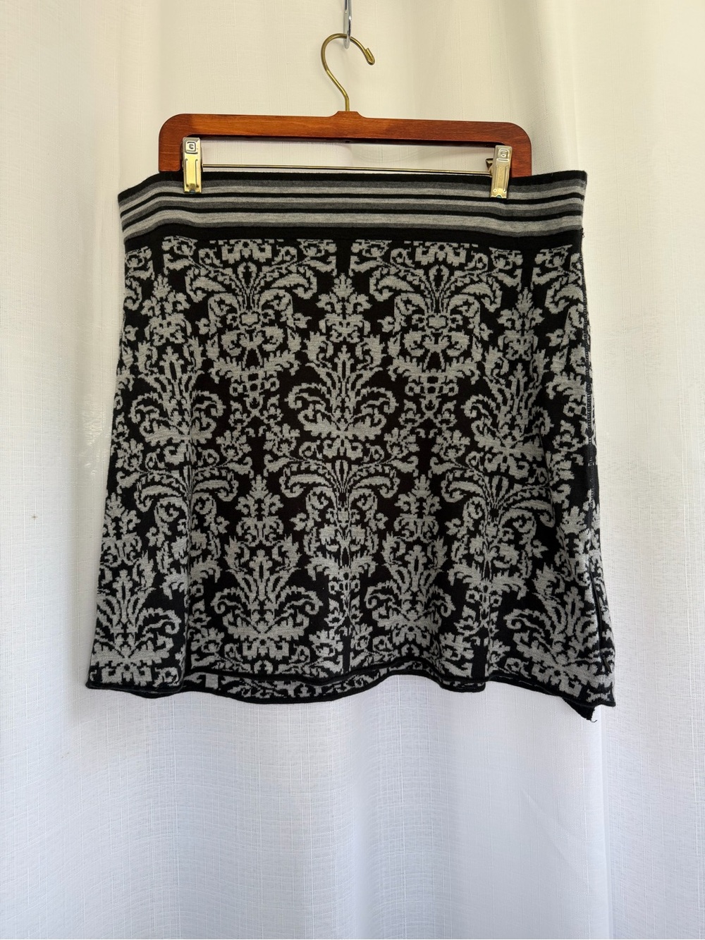 Title Nine Merino Wool Damask Knit Mini Skirt XL Black Gray